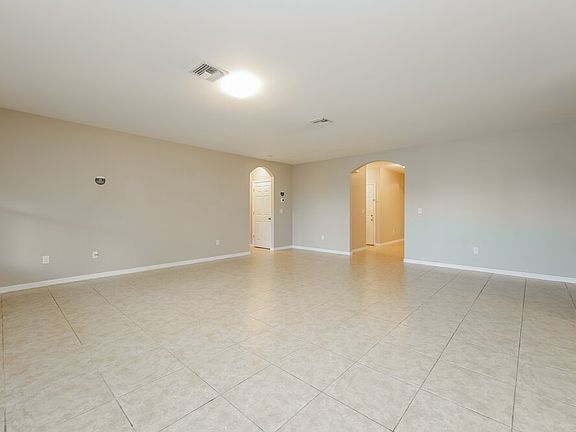 5th image of 2564 Surfside Blvd