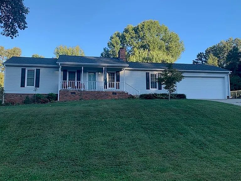 1st image of 608 Forest Ln