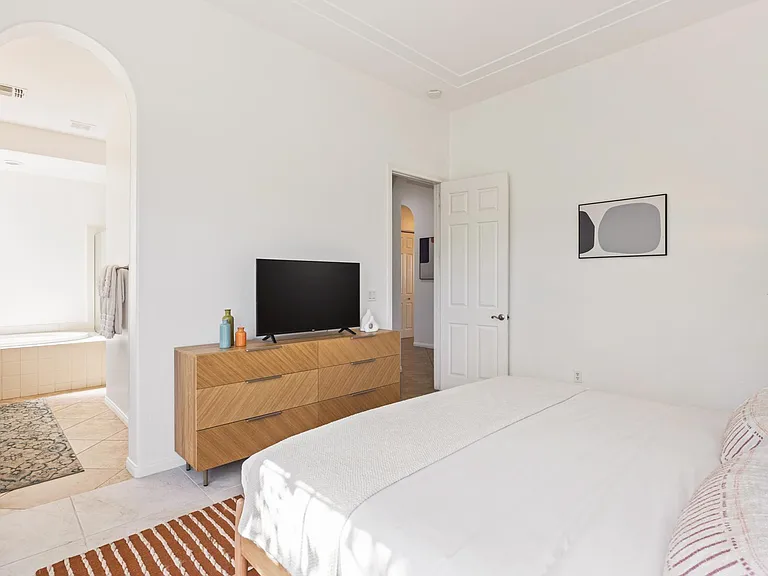 Master Suite 1