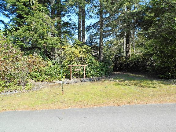 3rd image of 820 N Colony Surf Dr