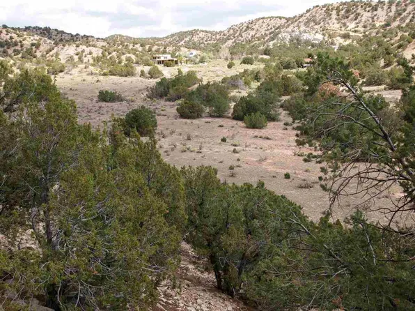 39 Lime Kiln Rd, Lamy, NM 87540