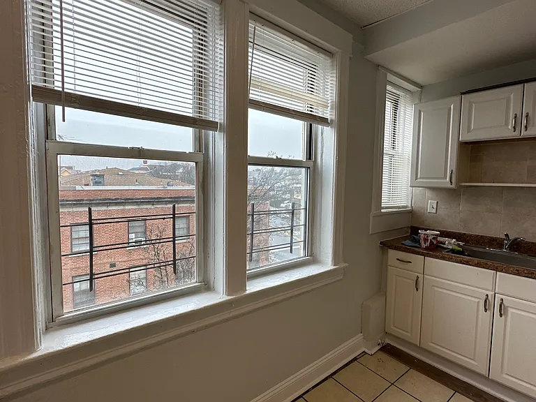 240 Paterson Ave #5 — Photo 29