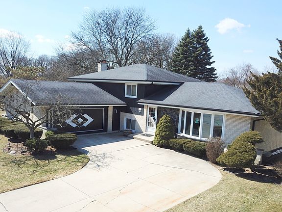 2nd image of 7944 Glen Ln