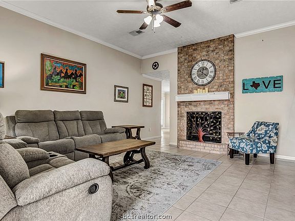 2nd image of 1802 Francis Cir