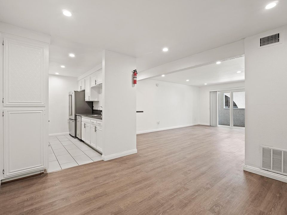 1st image of 5334 Lindley Ave Unit 125