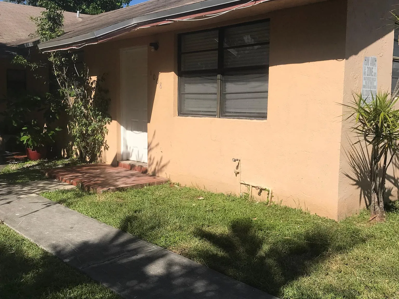 2 bed, 1.5 bath, 950 sqft, $2,250 — Photo 2