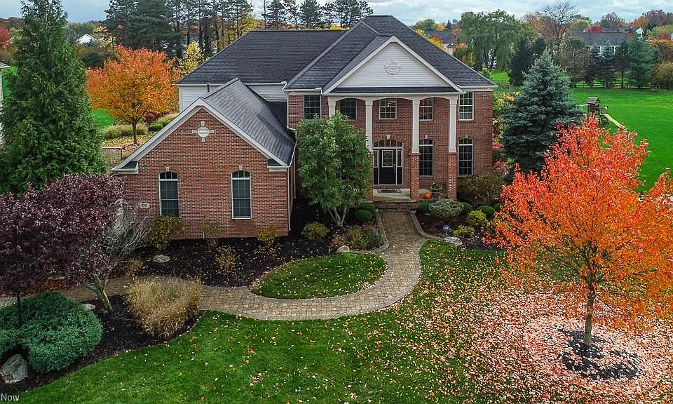 1st image of 50 Yorkshire Dr