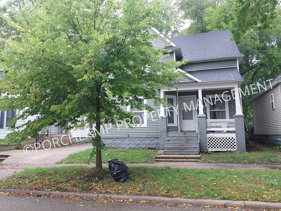 1133 Lincoln Ave NW #2