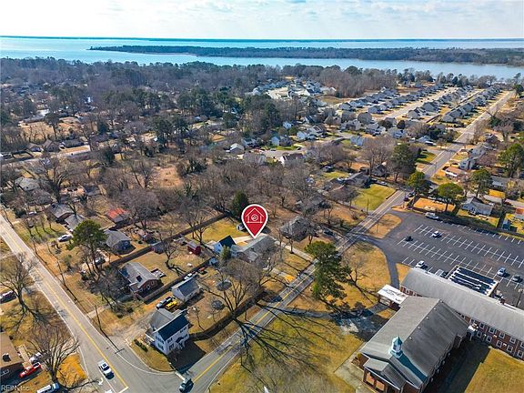 3rd image of 507 Colony Rd