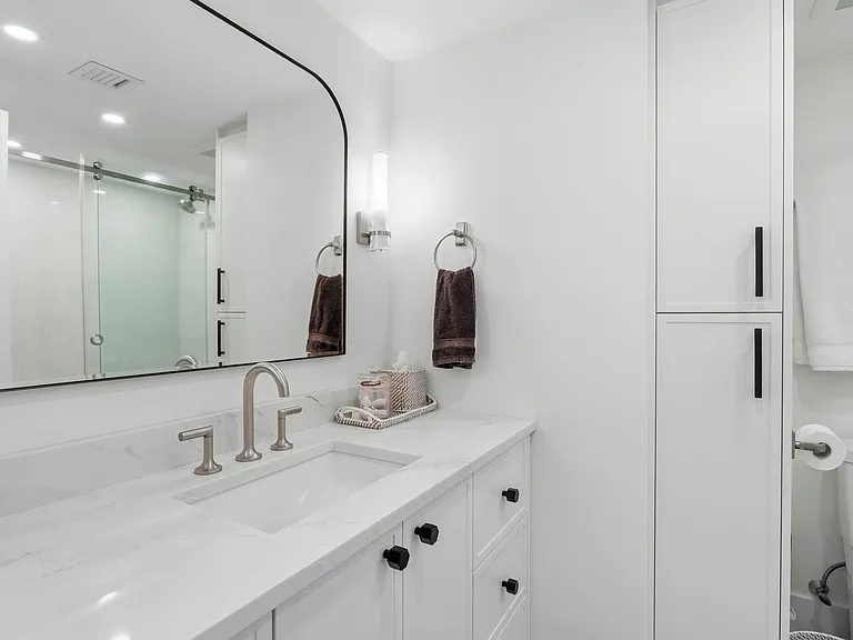 1000 Lowry St #4F — Photo 24