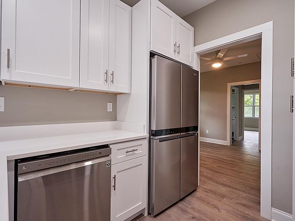 5th image of 217 Circle Ave #2