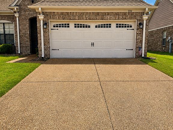 2nd image of 1398 Sawmill Creek Ln