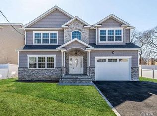 384 Starke Ave, East Meadow, NY 11554