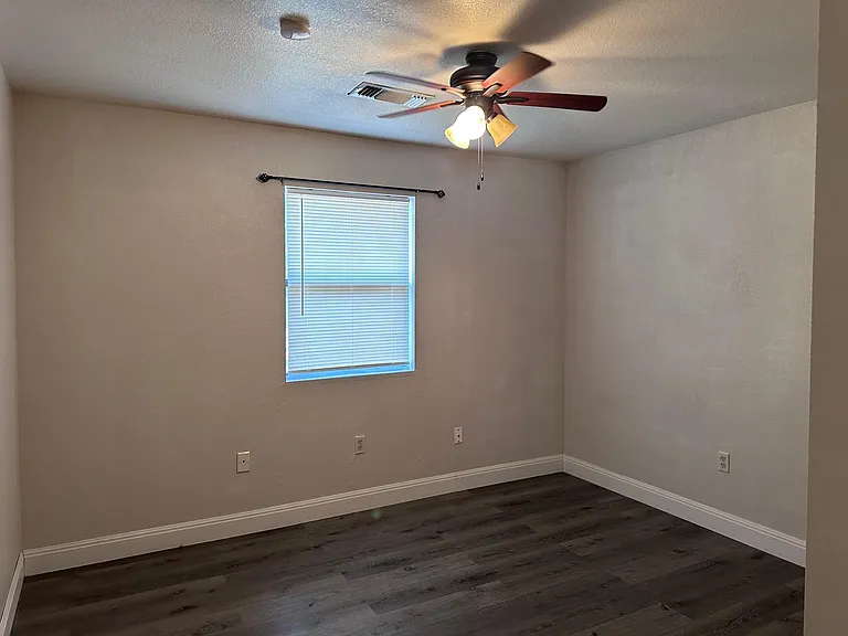 298 Lamaloa Ln — Photo 11