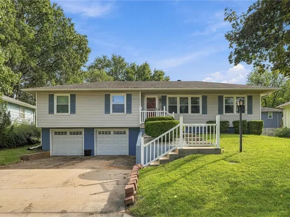 9053 E 83rd St, Raytown, MO 64138
