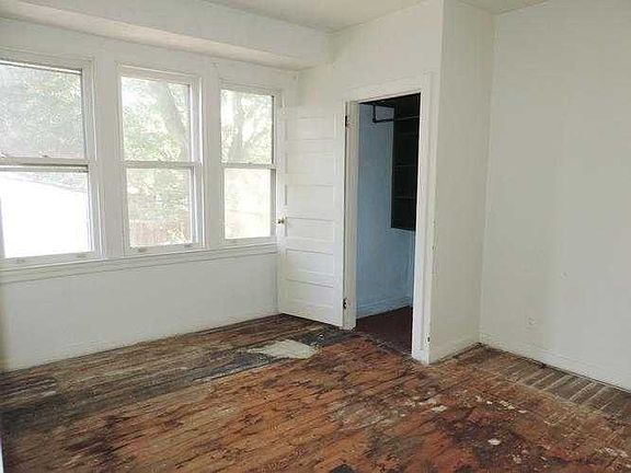 bedroom unit 1