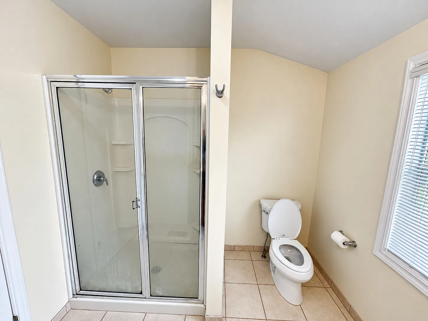 3 bed, 2.5 bath, 1750 sqft, $3,650 — Photo 3