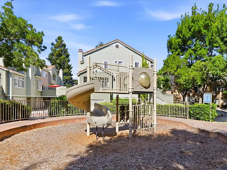 521 Porpoise Bay Ter #A — Photo 72