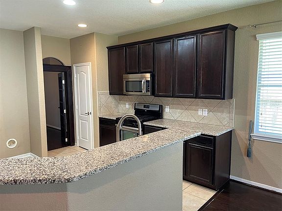 4th image of 6011 Preserve Ln