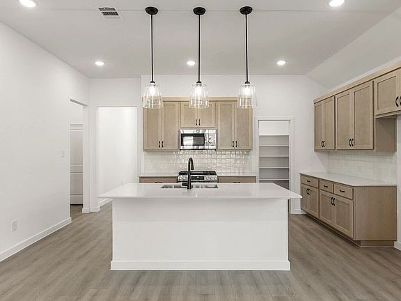3rd image of 1420 Eagle Meadow Trl