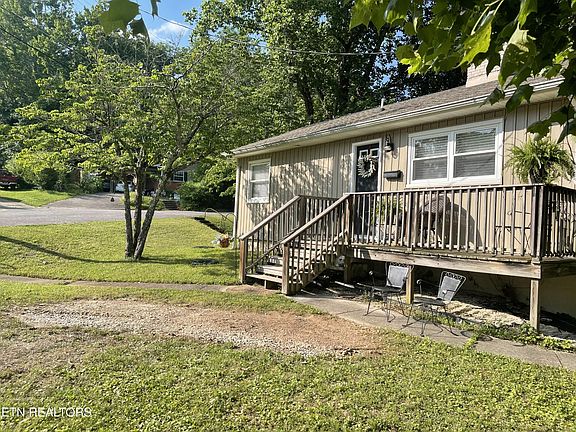 4th image of 105 E Passmore Ln