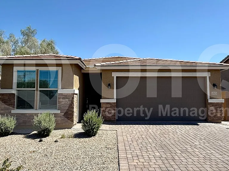 1265 E Kingman St — Photo 2