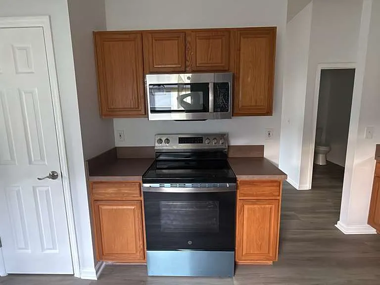 2755 Crumplehorn Ln — Photo 8