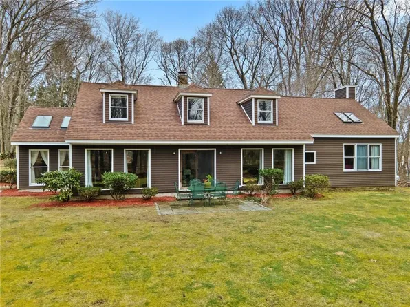 10 Foxx Dr, Lincoln, RI 02865