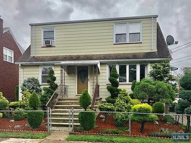 1st image of 198 Banta Ave