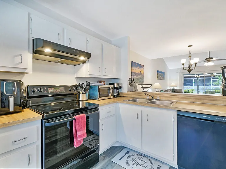 113 Pinewood Ct — Photo 11