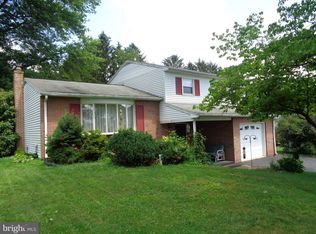 2137 Long Ln, Lebanon, PA 17046