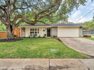 825 Edgefield Dr, Richardson, TX 75080