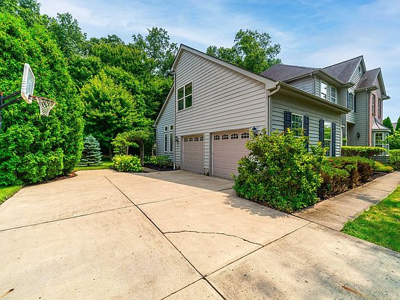 5th image of 1210 Paden Dr