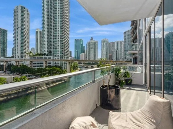 185 SW 7th St APT 703, Miami, FL 33130
