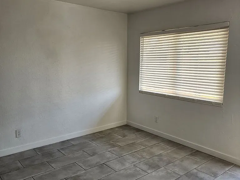 1422 S Casino Center Blvd — Photo 20