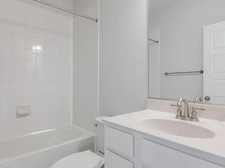 2618 Lassen Walk #A — Photo 32