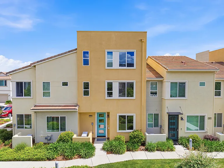 3818 E Commerce Way — Photo 39