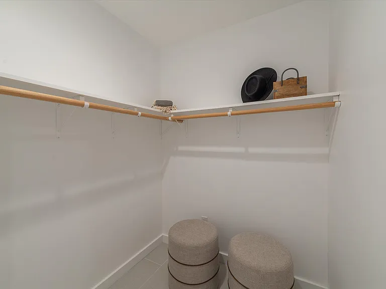 9560 Parker Ln — Photo 17