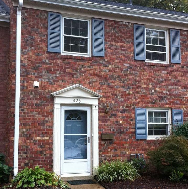 1st image of 425 Greenbrier Ct