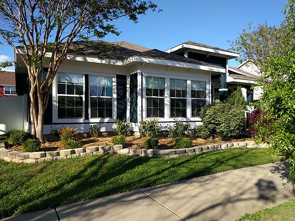 3rd image of 1429 Carriage Ln
