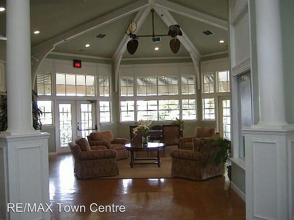 3rd image of 7210 Westpointe Blvd APT 1322