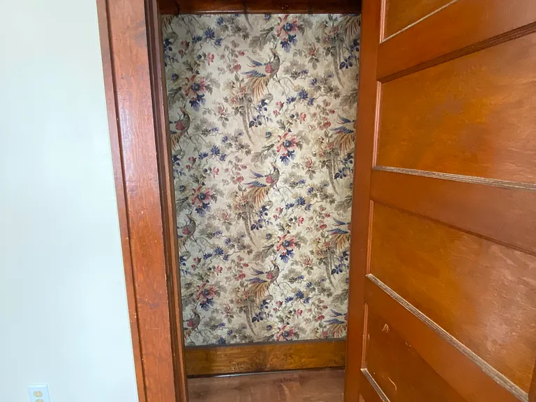 8 Thompson St — Photo 7