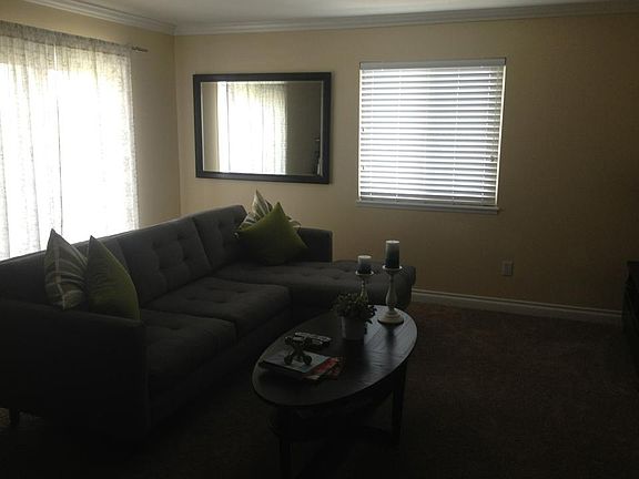 4th image of 1756 Essex St Unit 312