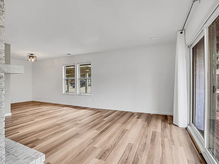 5924 S Willow Way — Photo 5