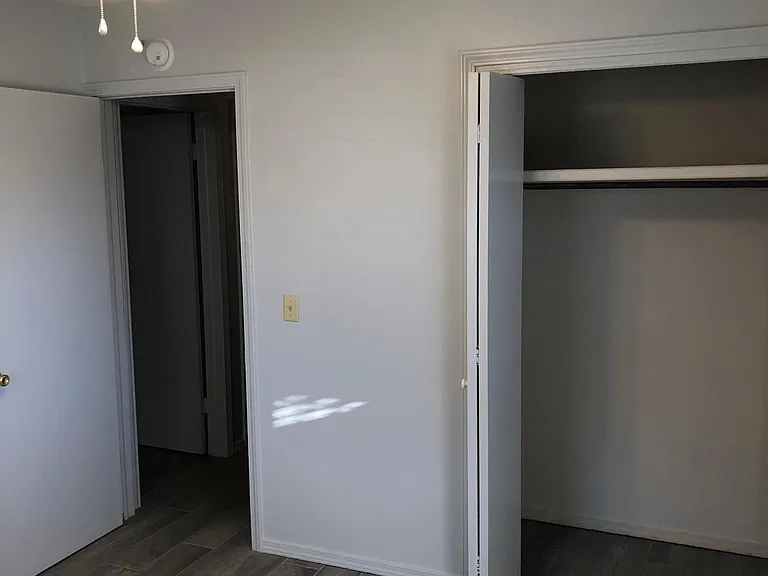 715 S 20th St — Photo 15