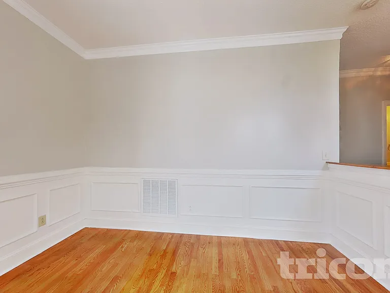 405 Ashington Ct — Photo 5