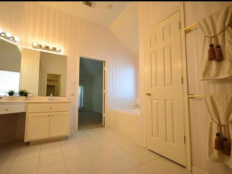 4319 Greystone Way — Photo 21