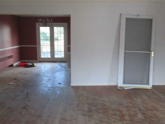 3rd image of 17 Honey Ln