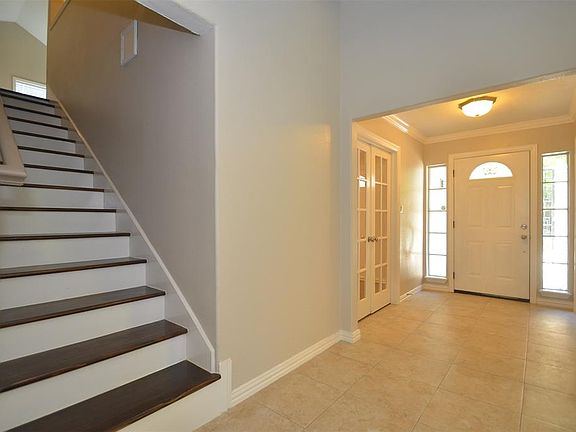 2nd image of 2611 Ashmont Dr