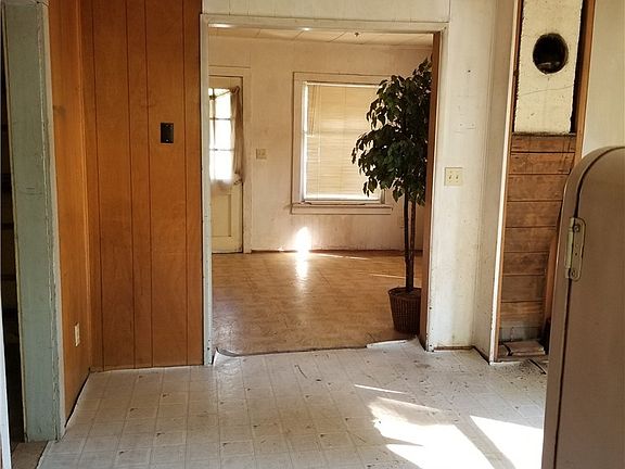 5th image of 32223 Union Dr